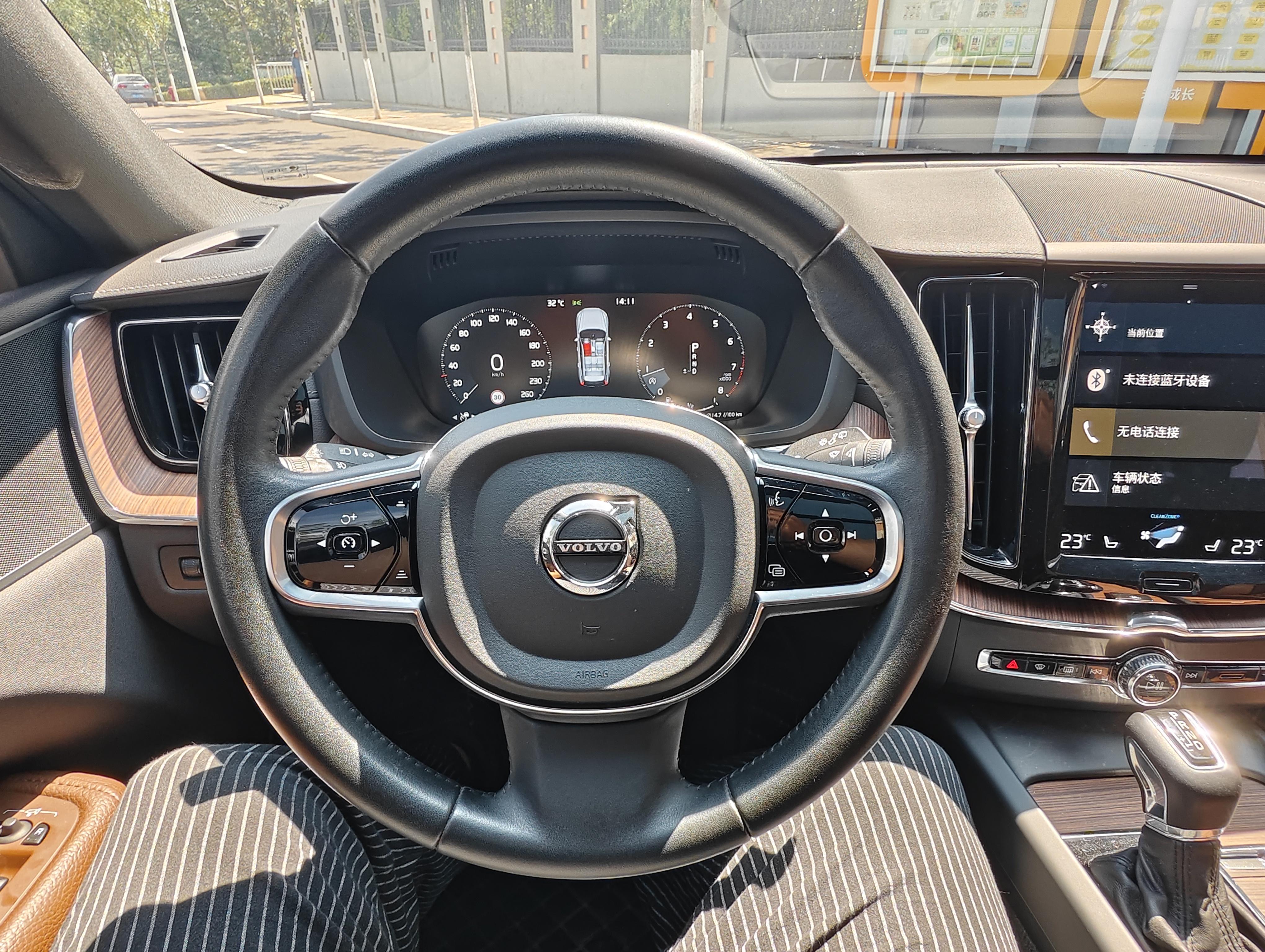 Volvo XC60 2021 thumb 12