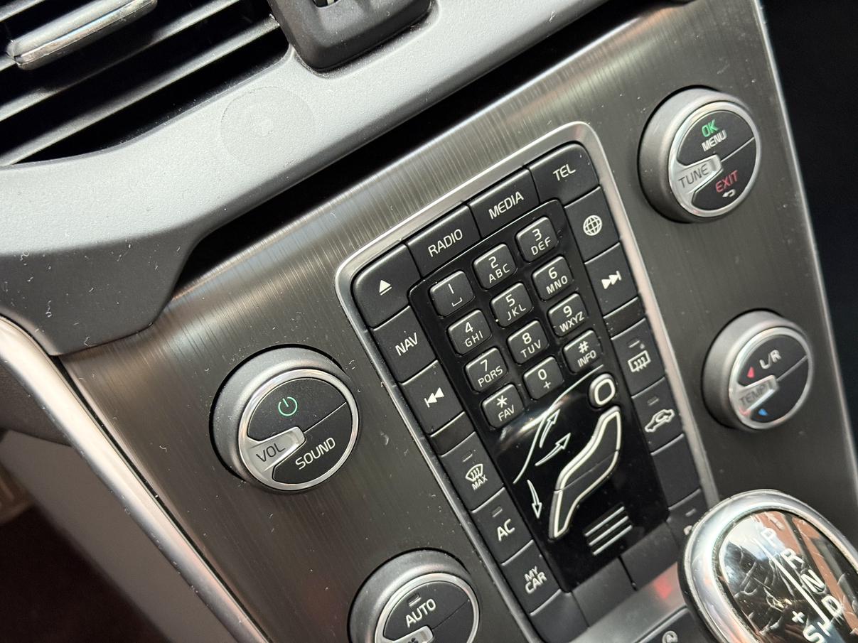 Volvo V40 2015 thumb 6
