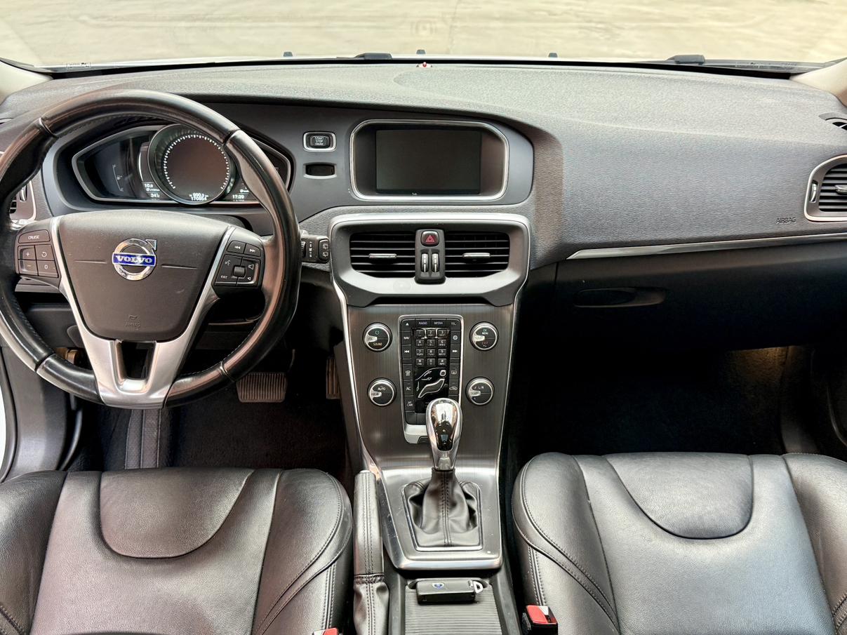 Volvo V40 2015 thumb 9