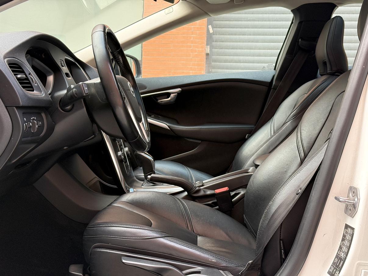 Volvo V40 2015 thumb 12