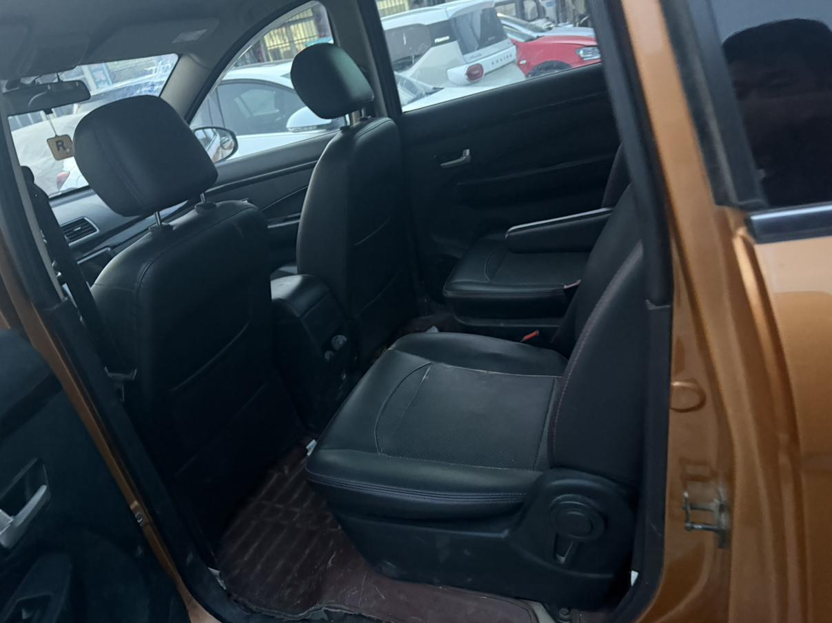 Dongfeng Fengon 360 2015 thumb 7