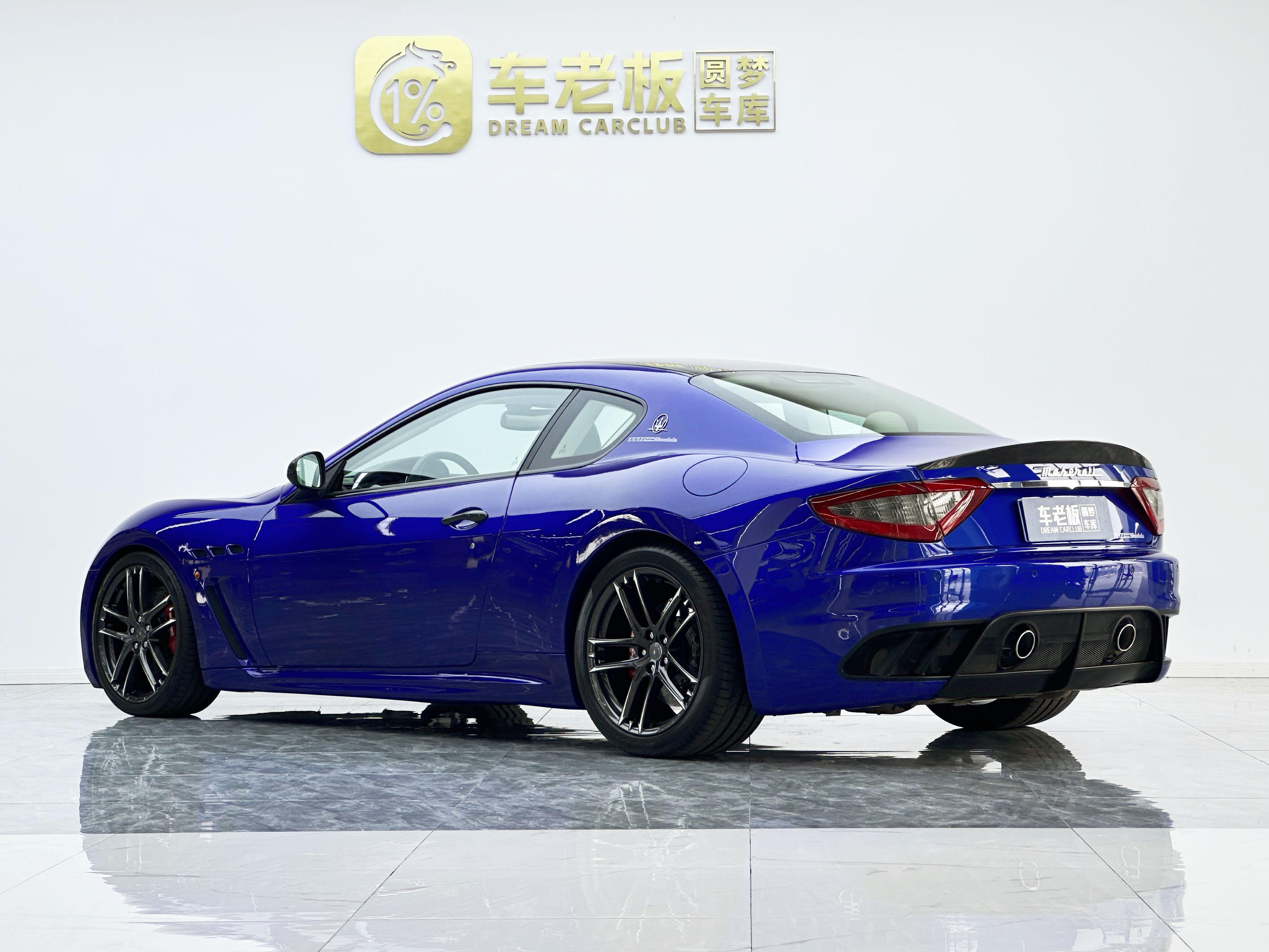 Maserati GranTurismo 2015 thumb 2