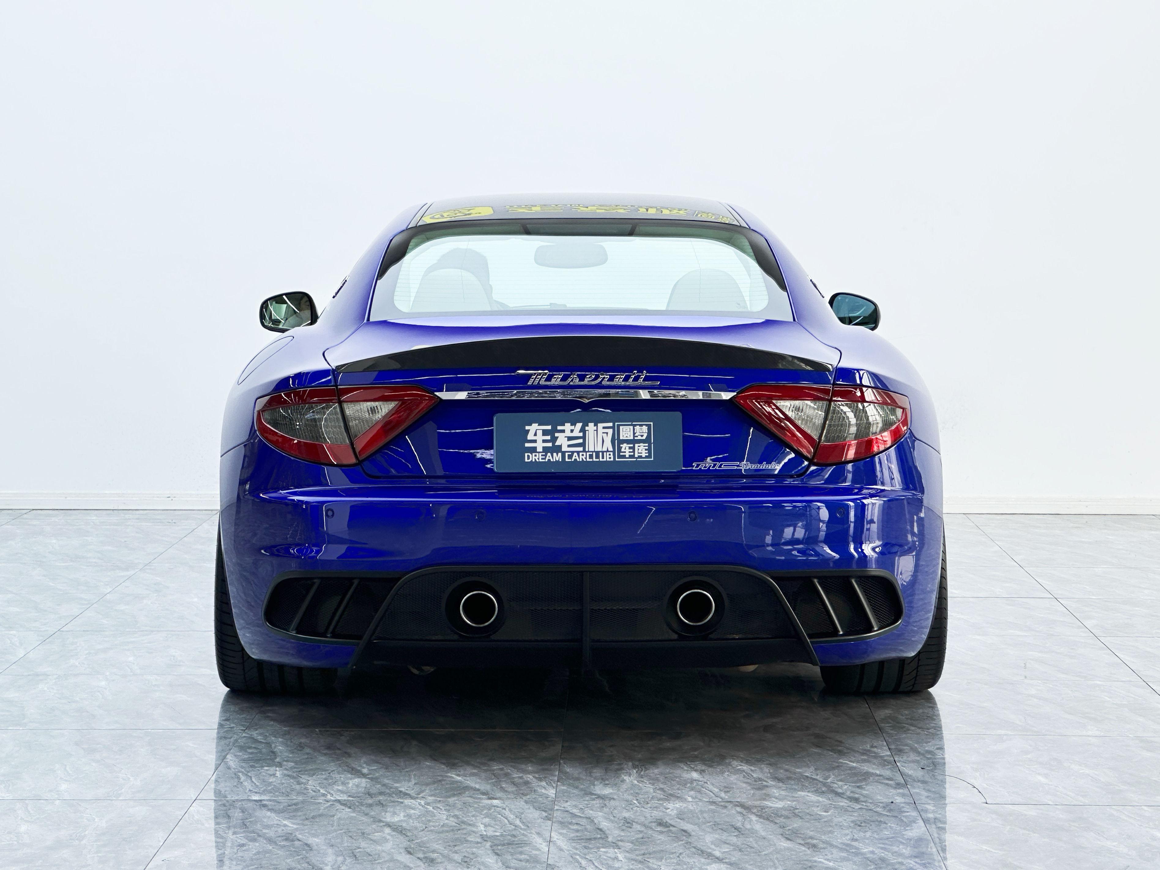 Maserati GranTurismo 2015 thumb 3