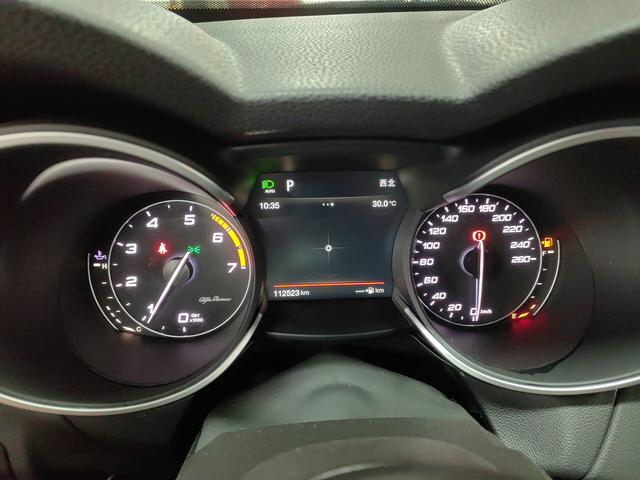 Alfa Romeo Stelvio 2017 thumb 5