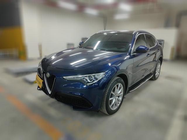 Alfa Romeo Stelvio 2017 thumb 11