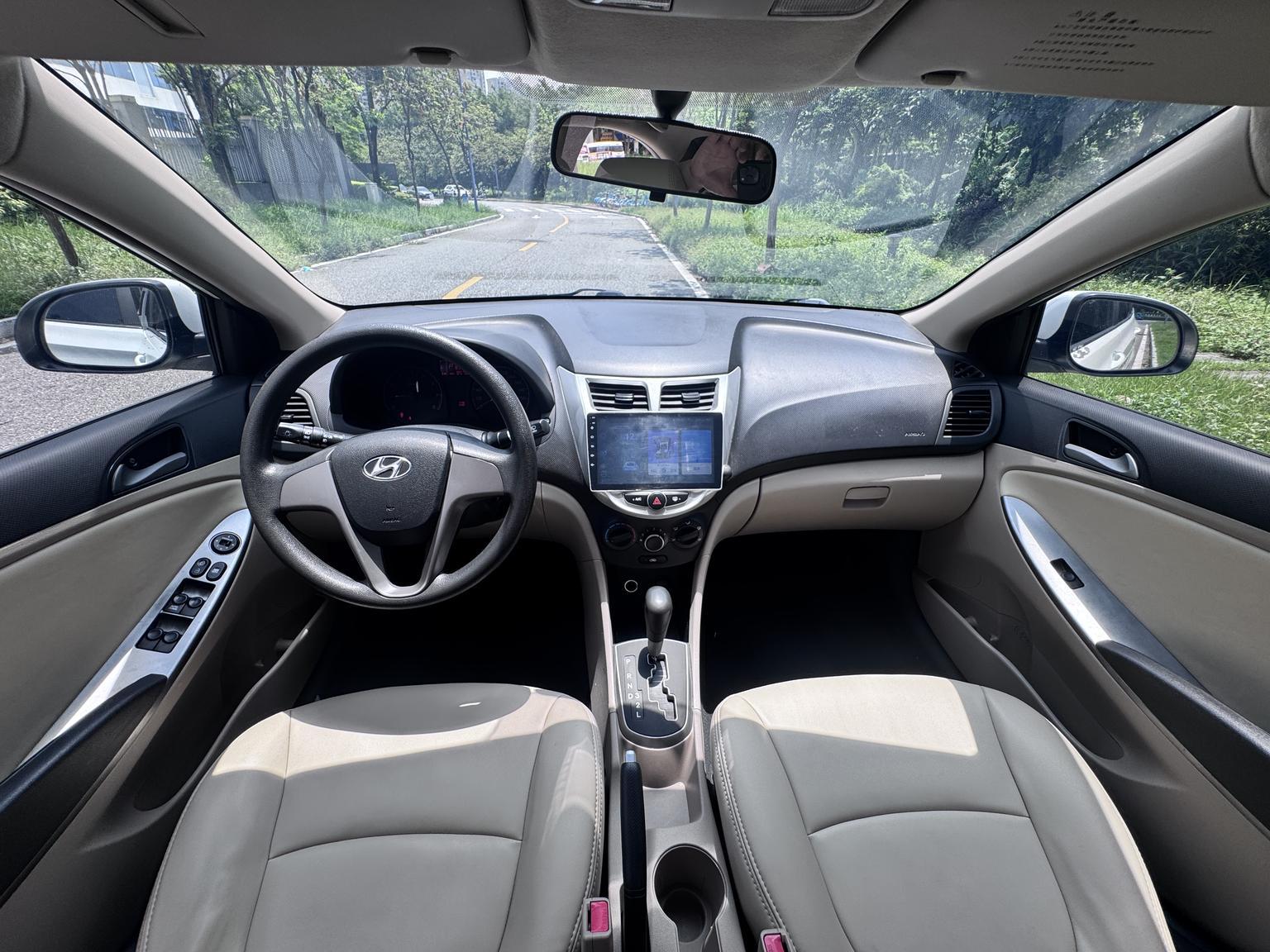 Hyundai Solaris 2014 thumb 9
