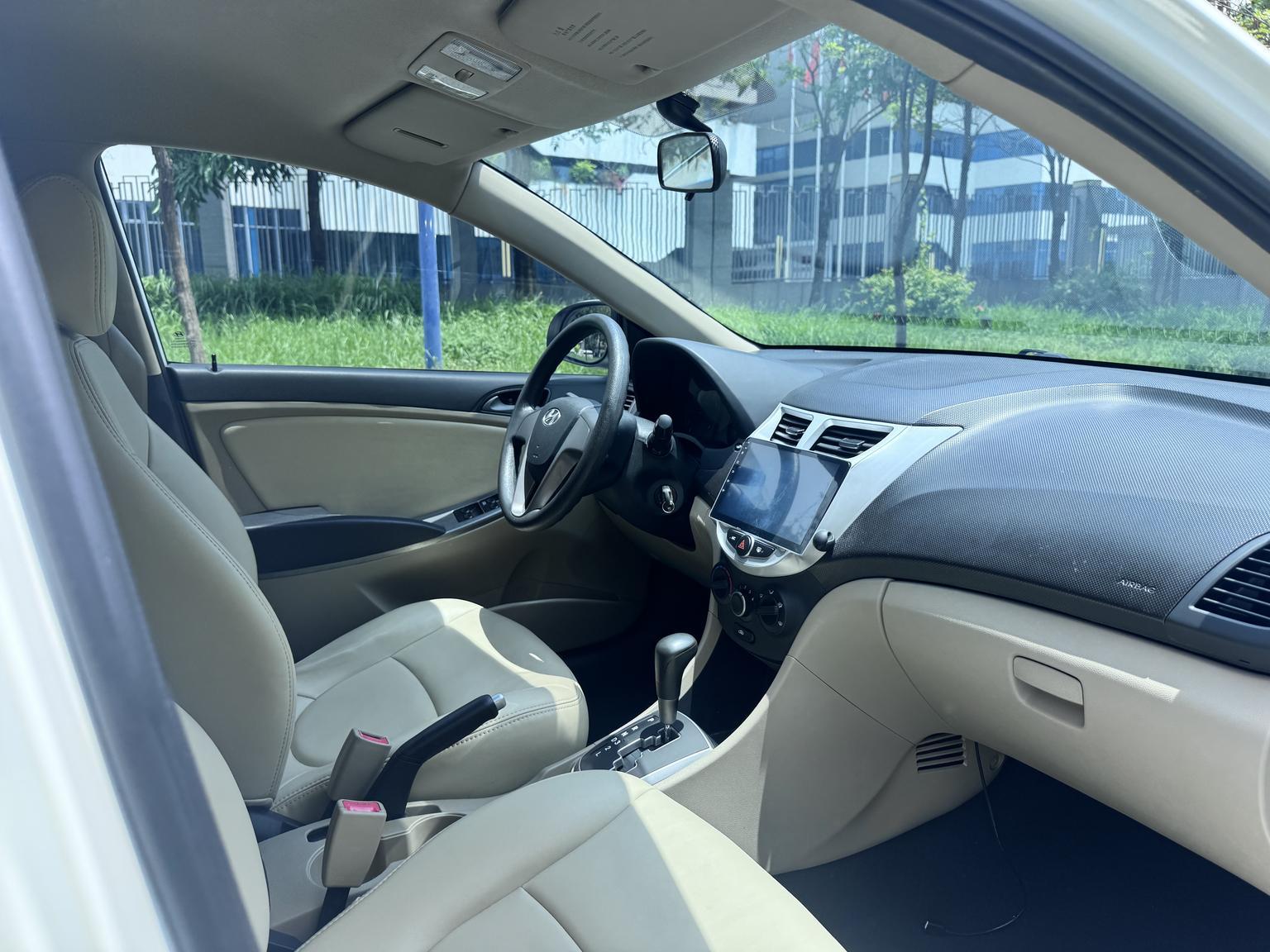 Hyundai Solaris 2014 thumb 10