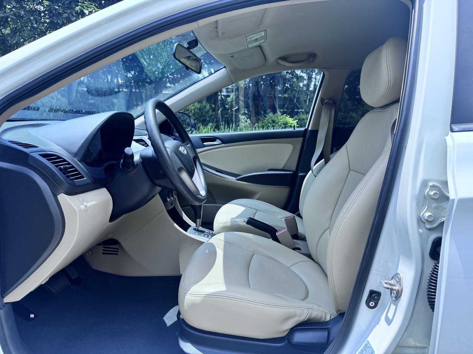 Hyundai Solaris 2014 thumb 11