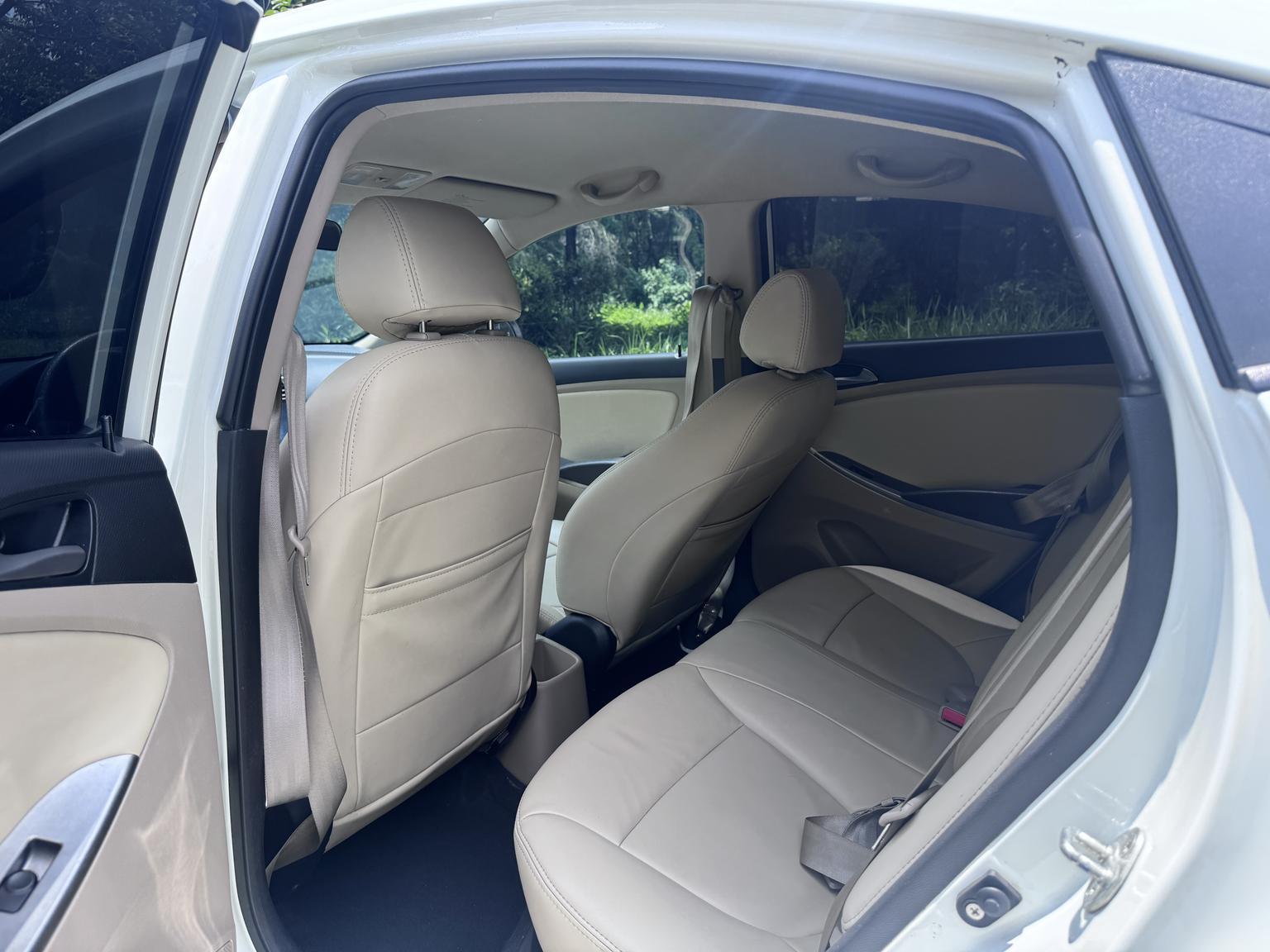 Hyundai Solaris 2014 thumb 12