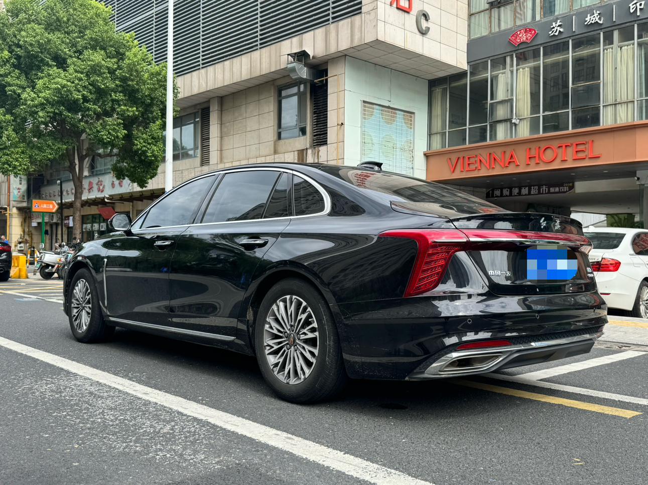 Hongqi H5 2023 thumb 2