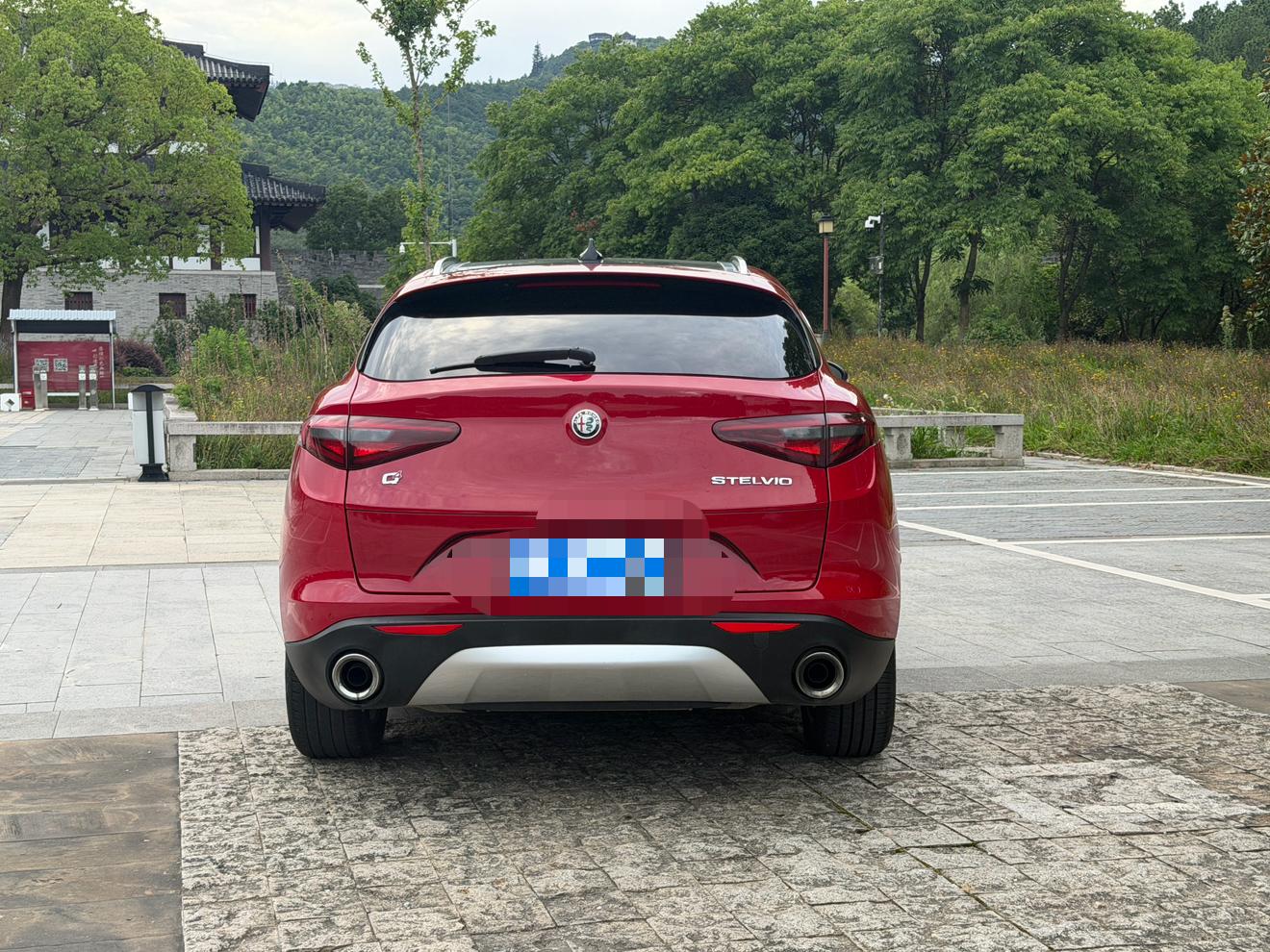 Alfa Romeo Stelvio 2017 thumb 3