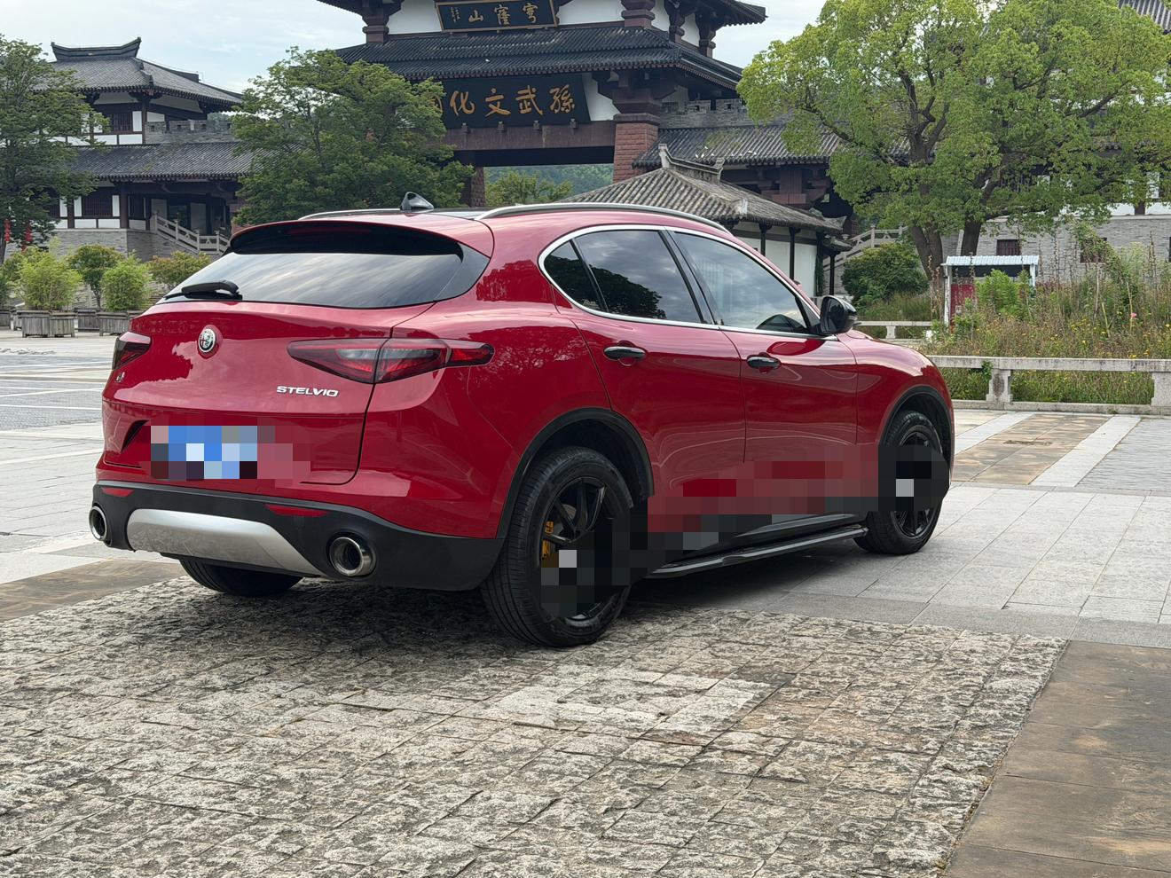 Alfa Romeo Stelvio 2017 thumb 4