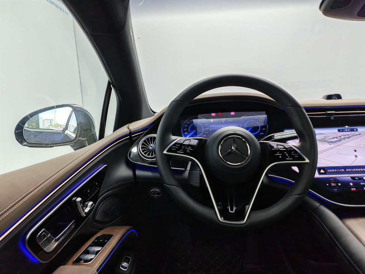 Mercedes-Benz EQS 2023 thumb 12