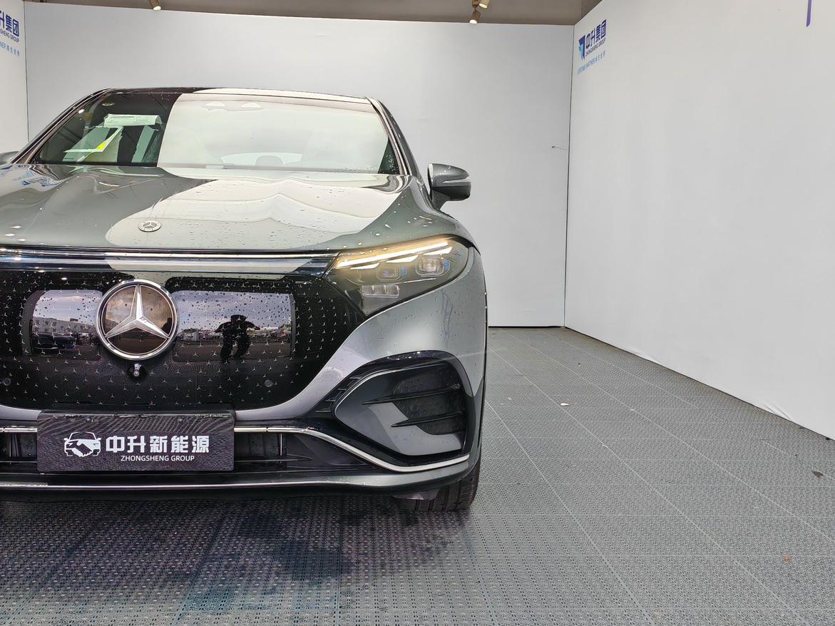 Mercedes-Benz EQS SUV 2023 thumb 6