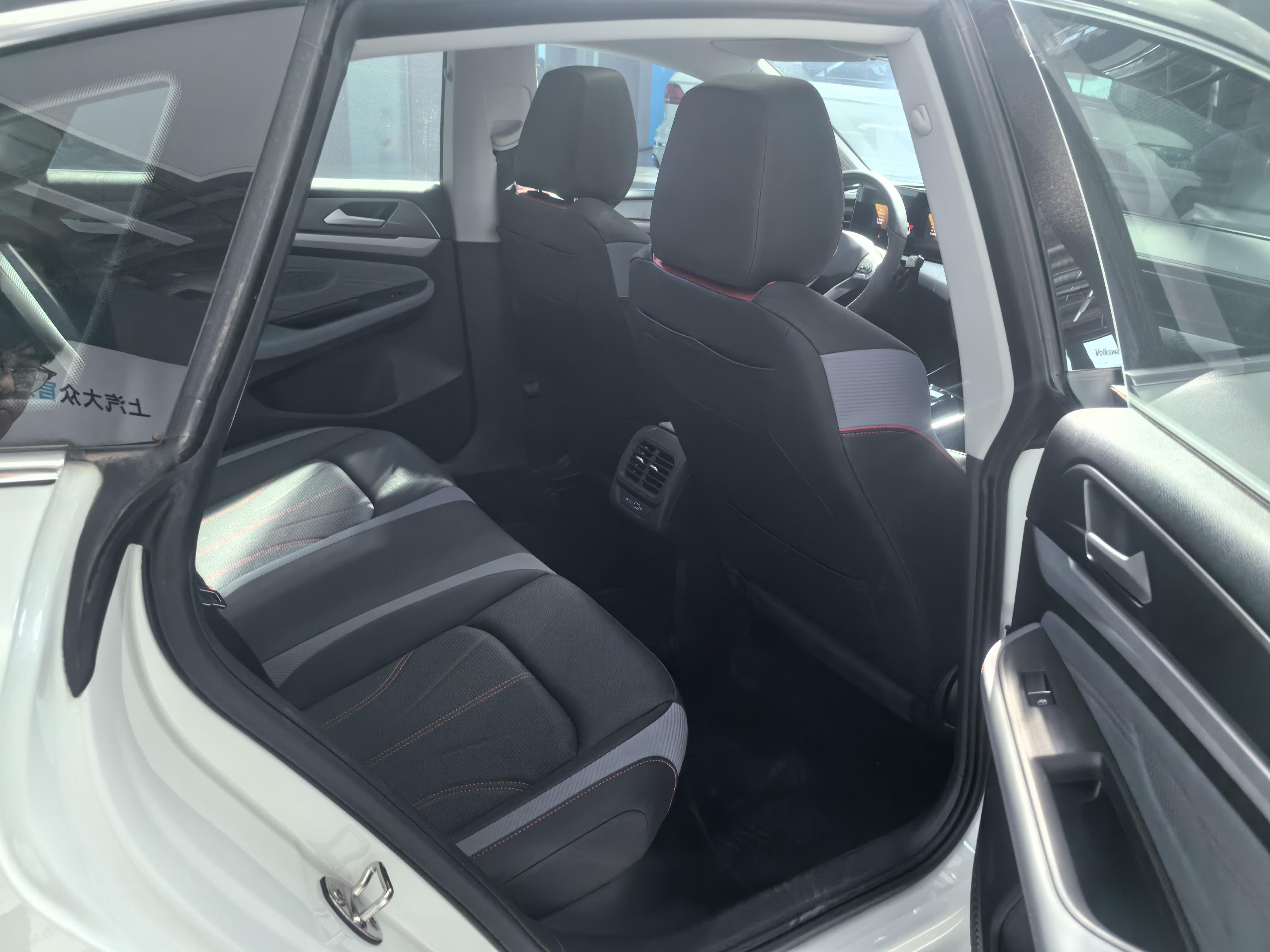 Volkswagen Lamando 2025 thumb 12