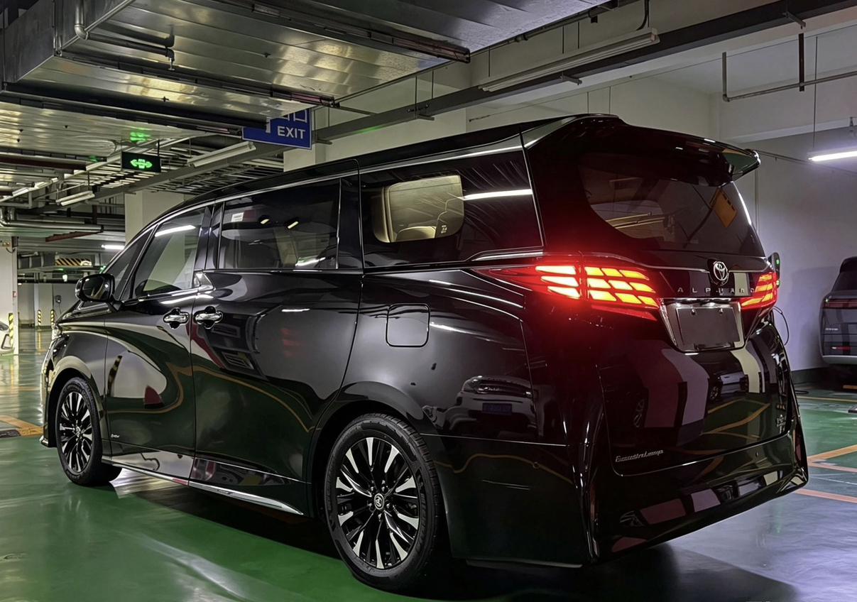 Toyota Alphard 2024 thumb 2