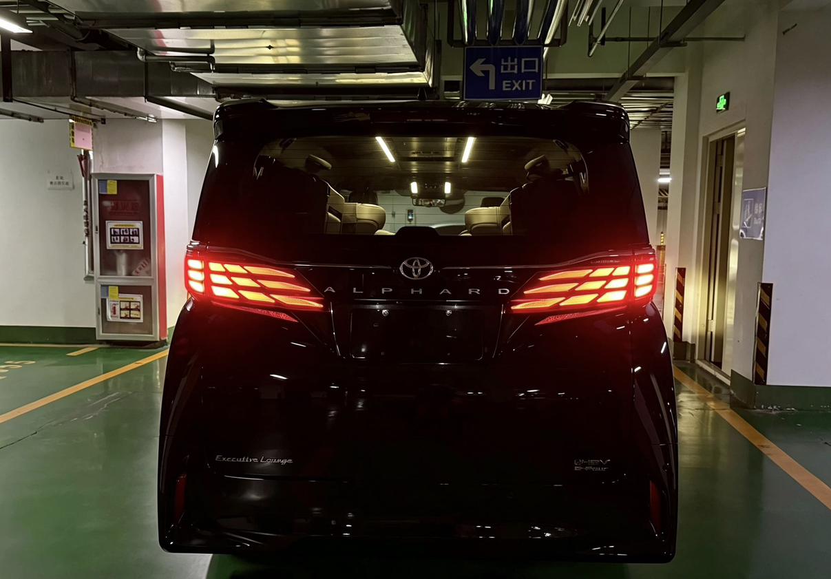 Toyota Alphard 2024 thumb 3