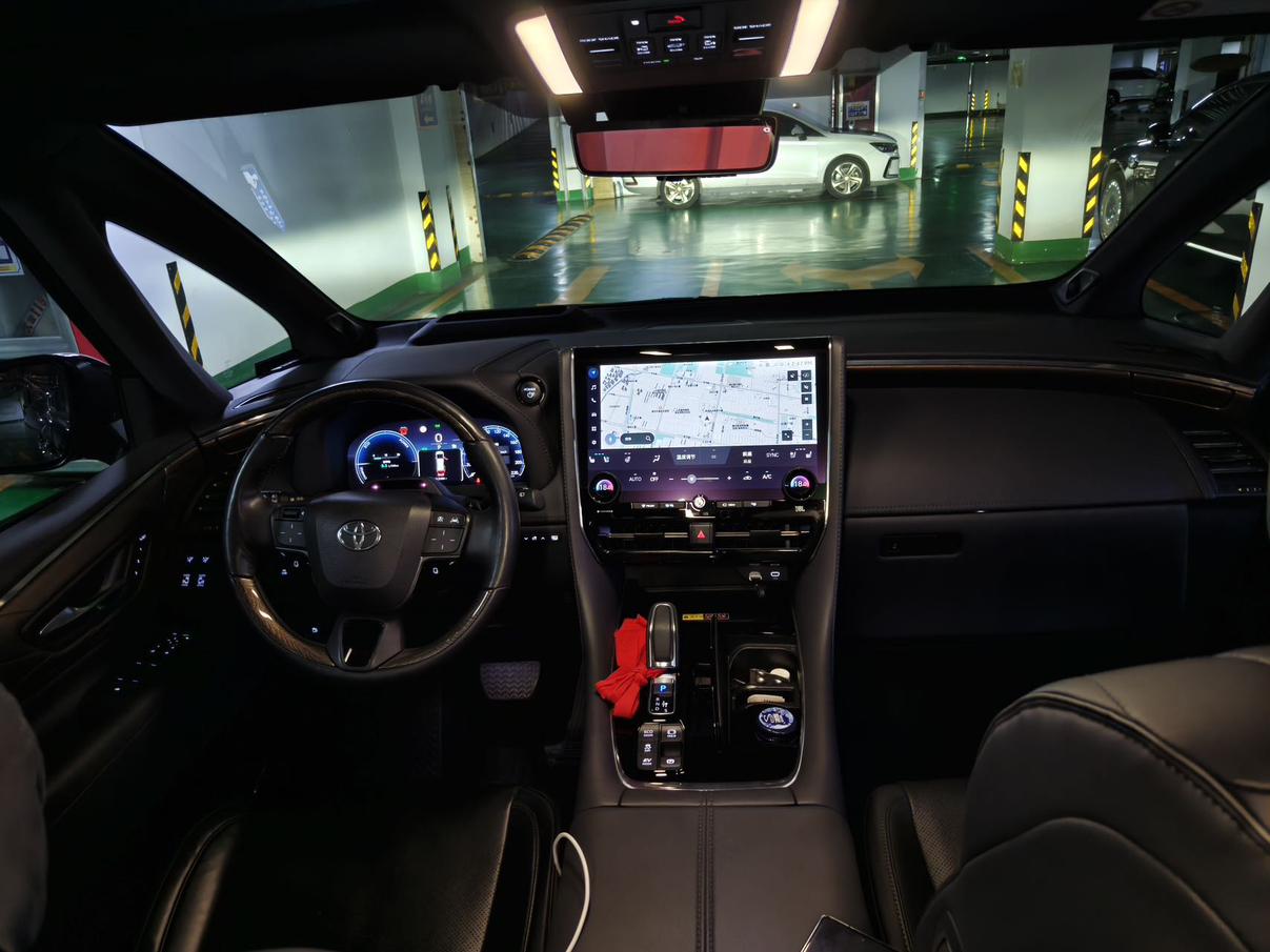 Toyota Alphard 2024 thumb 6