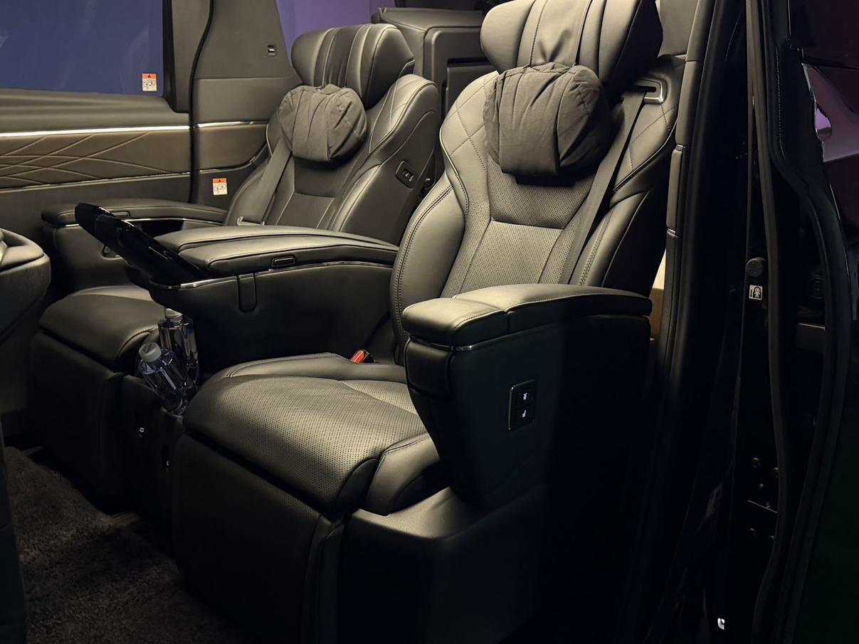Toyota Alphard 2024 thumb 10
