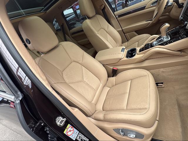Porsche Cayenne 2016 thumb 9