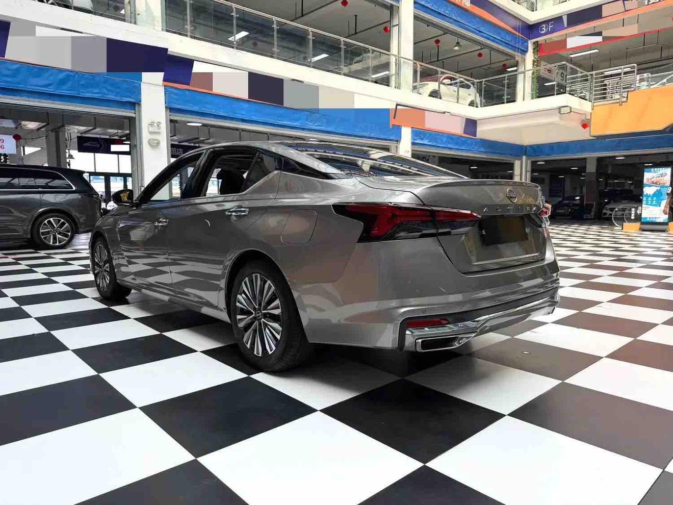 Nissan Altima 2022 thumb 2