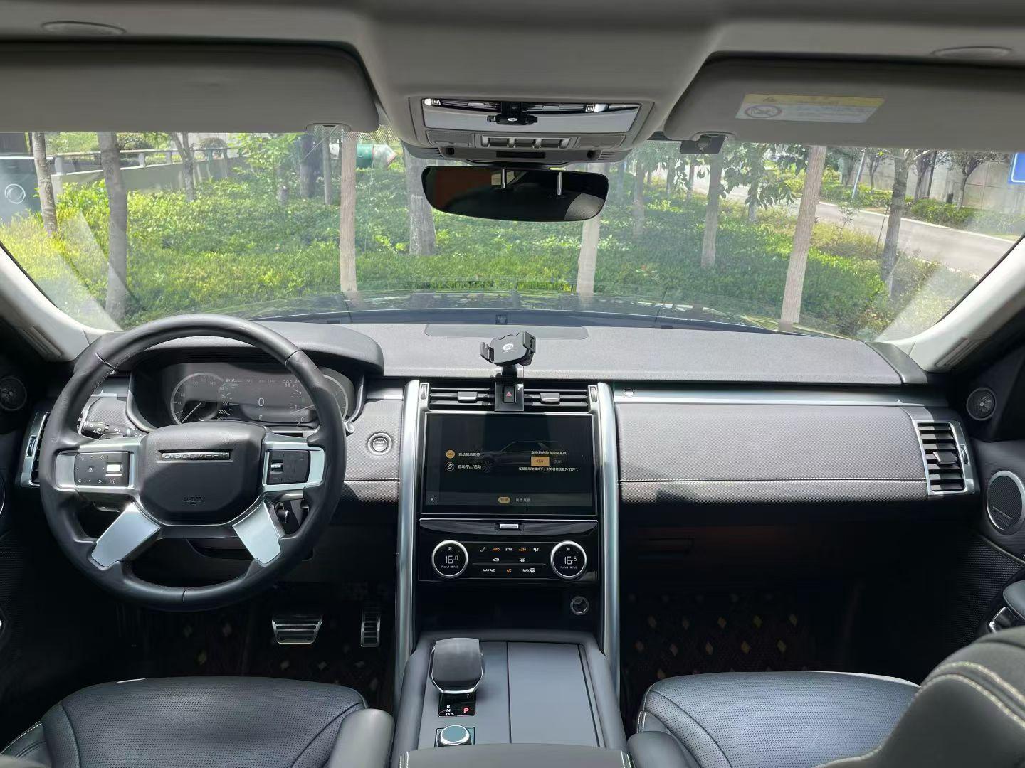 Land Rover Discovery 2023 thumb 4