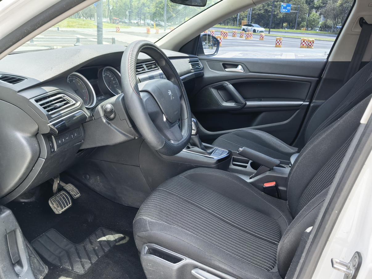 Peugeot 408 2014 thumb 9