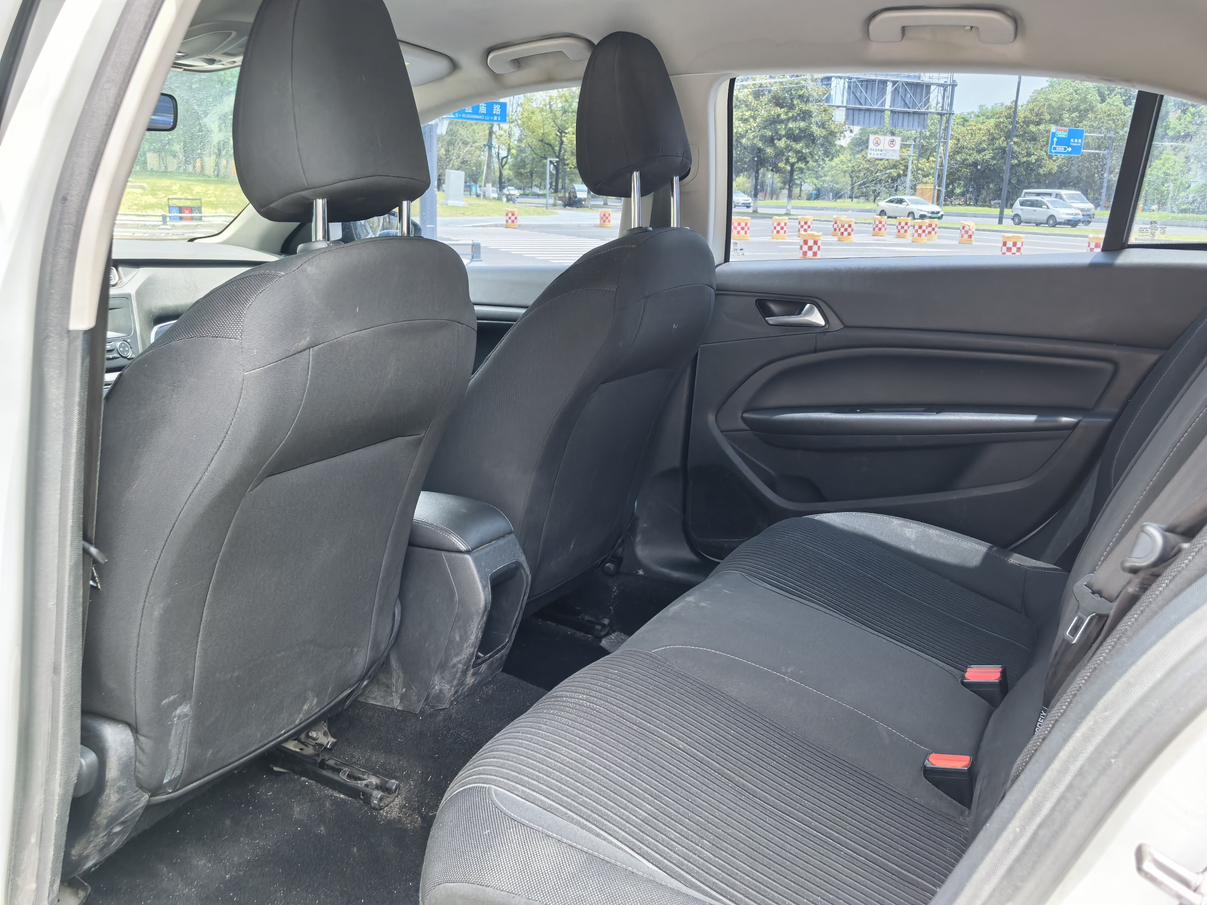 Peugeot 408 2014 thumb 10