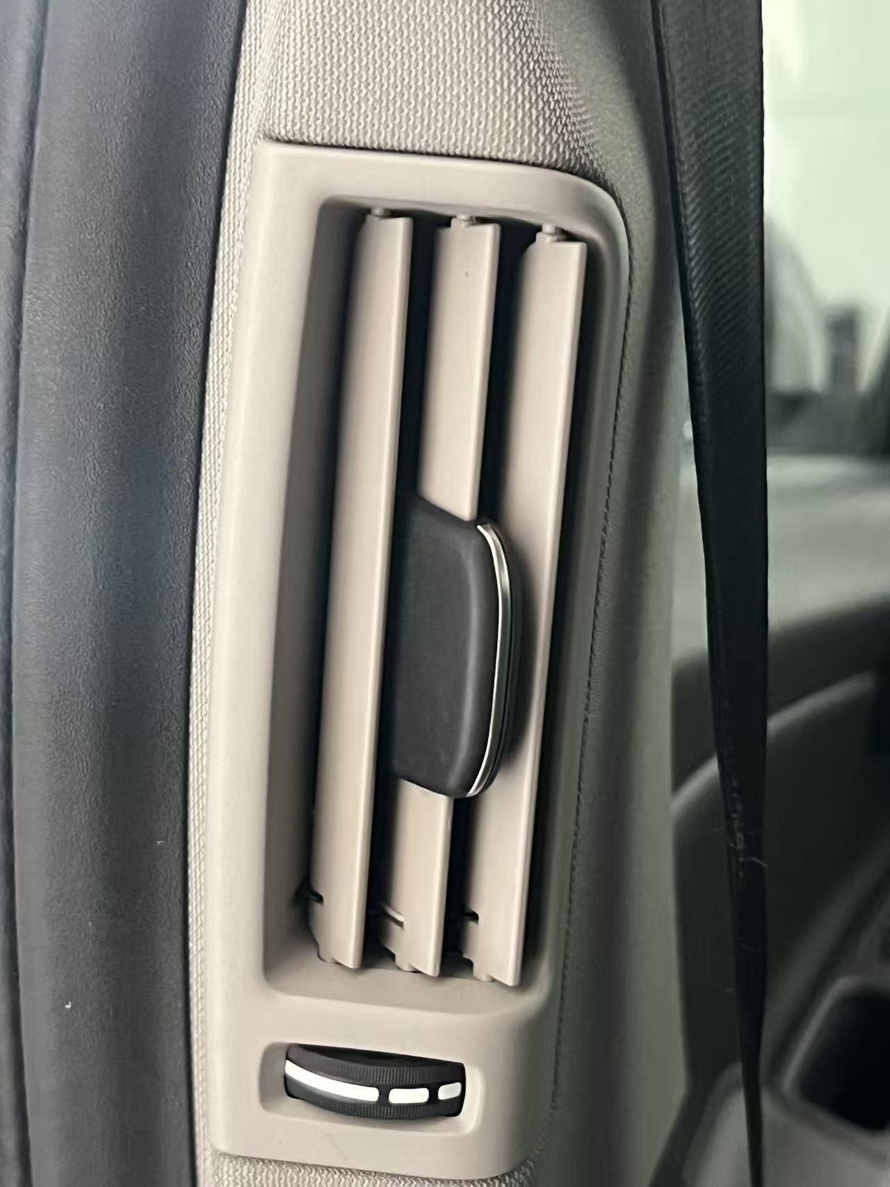 Volvo S60 2015 thumb 10