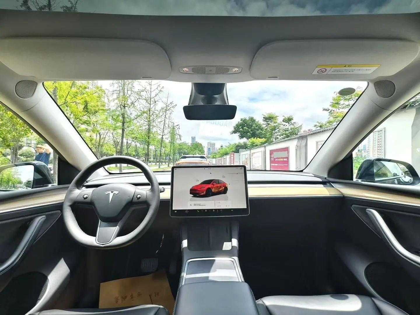 Tesla Model Y 2022 thumb 5