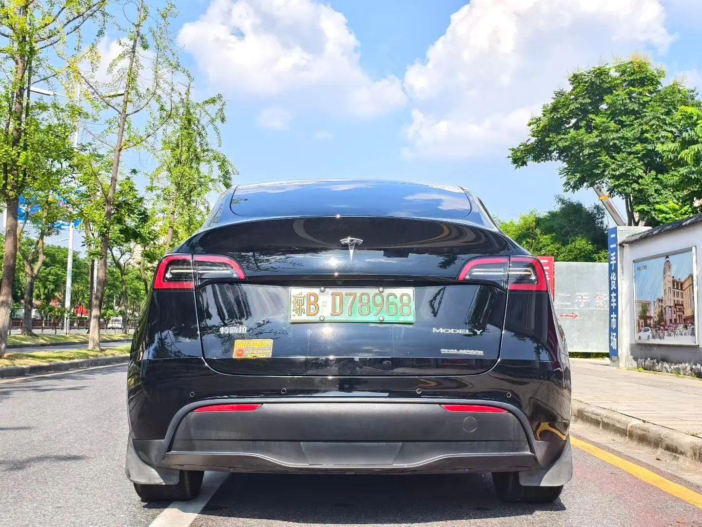 Tesla Model Y 2022 thumb 12
