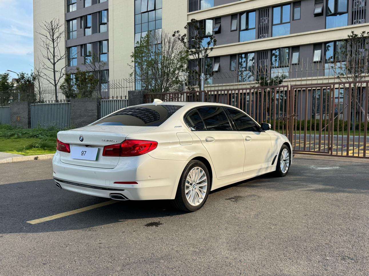 BMW 5 серии 2019 thumb 11