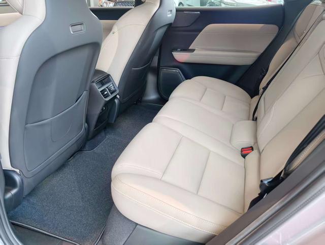 Volvo XC70 2026 thumb 12