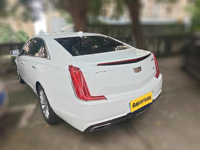 Cadillac XTS 2018 thumb 2