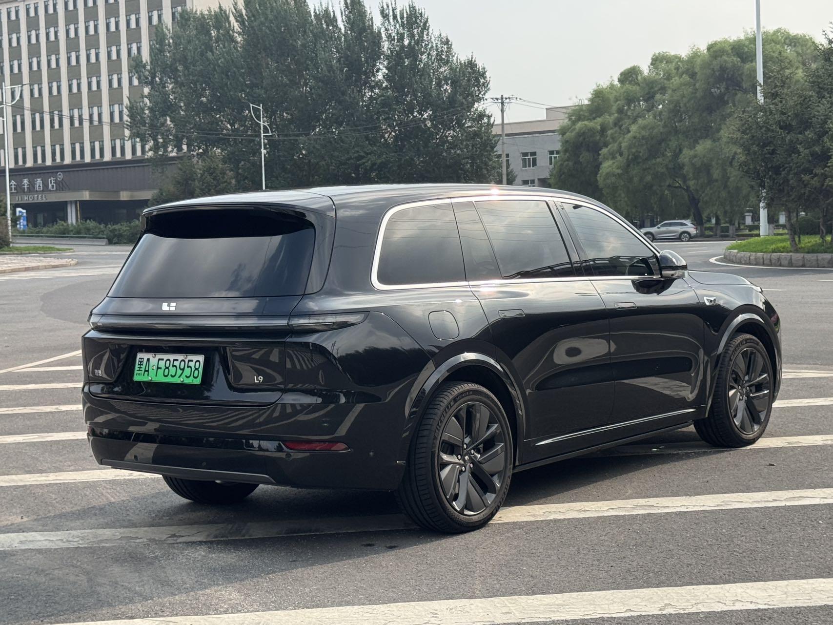 Lixiang (Li Auto) L9 2024 thumb 4