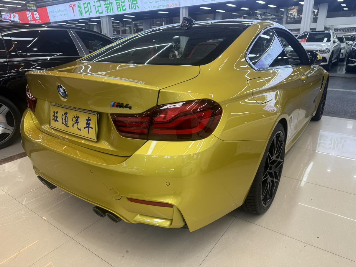 BMW M4 2019 thumb 3