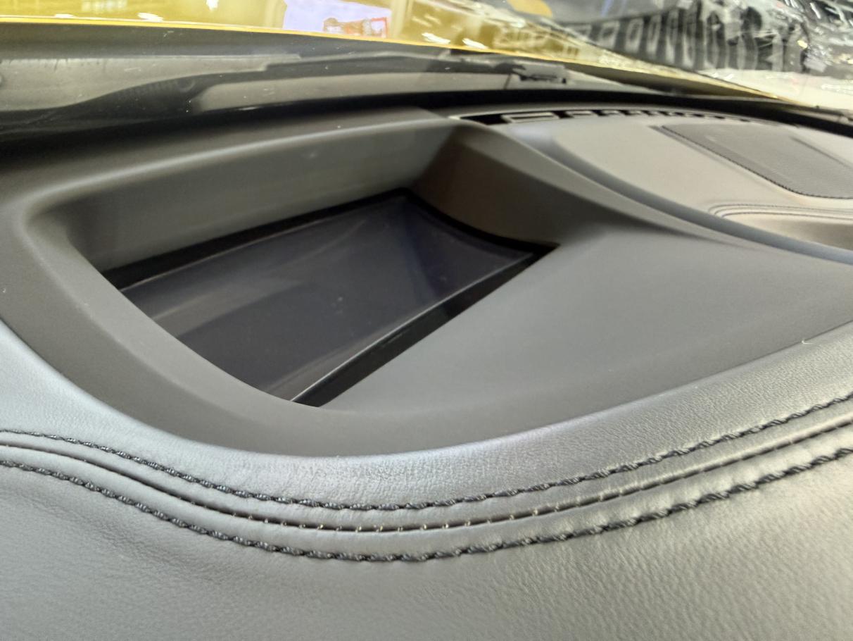 BMW M4 2019 thumb 5