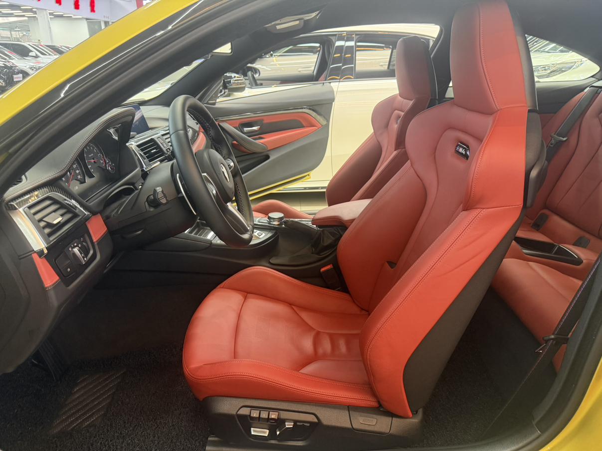 BMW M4 2019 thumb 9