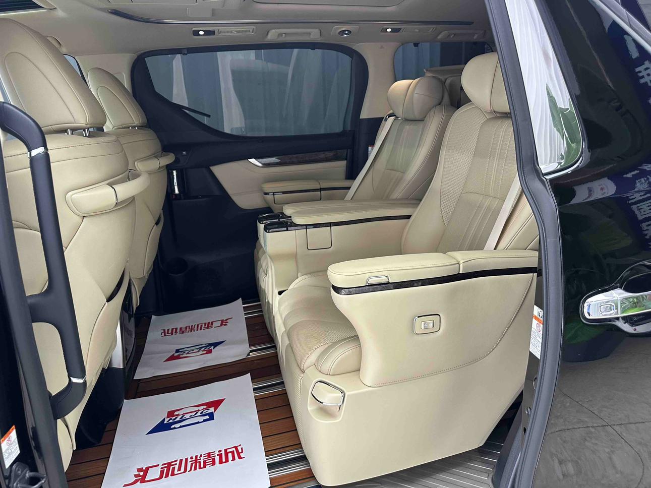 Toyota Alphard 2018 thumb 6