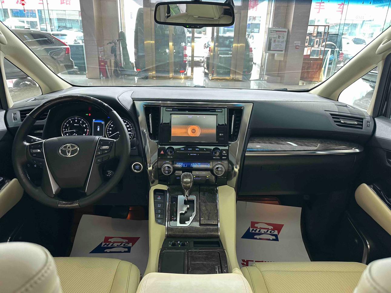 Toyota Alphard 2018 thumb 9
