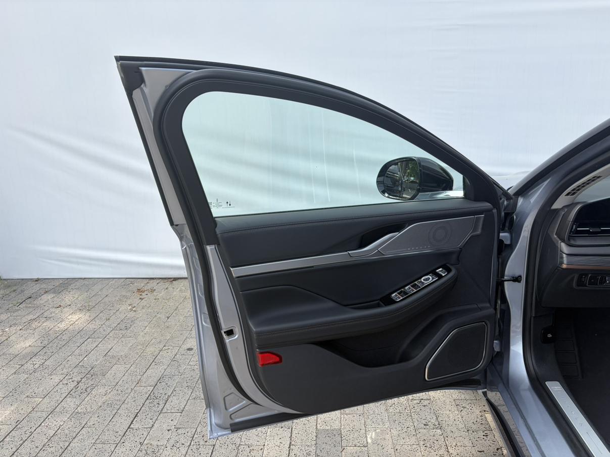 Lincoln Z 2025 thumb 12