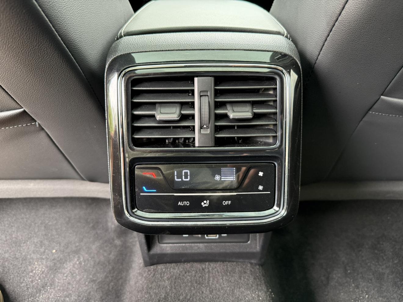 Volkswagen Passat (North America and China) 2022 thumb 7