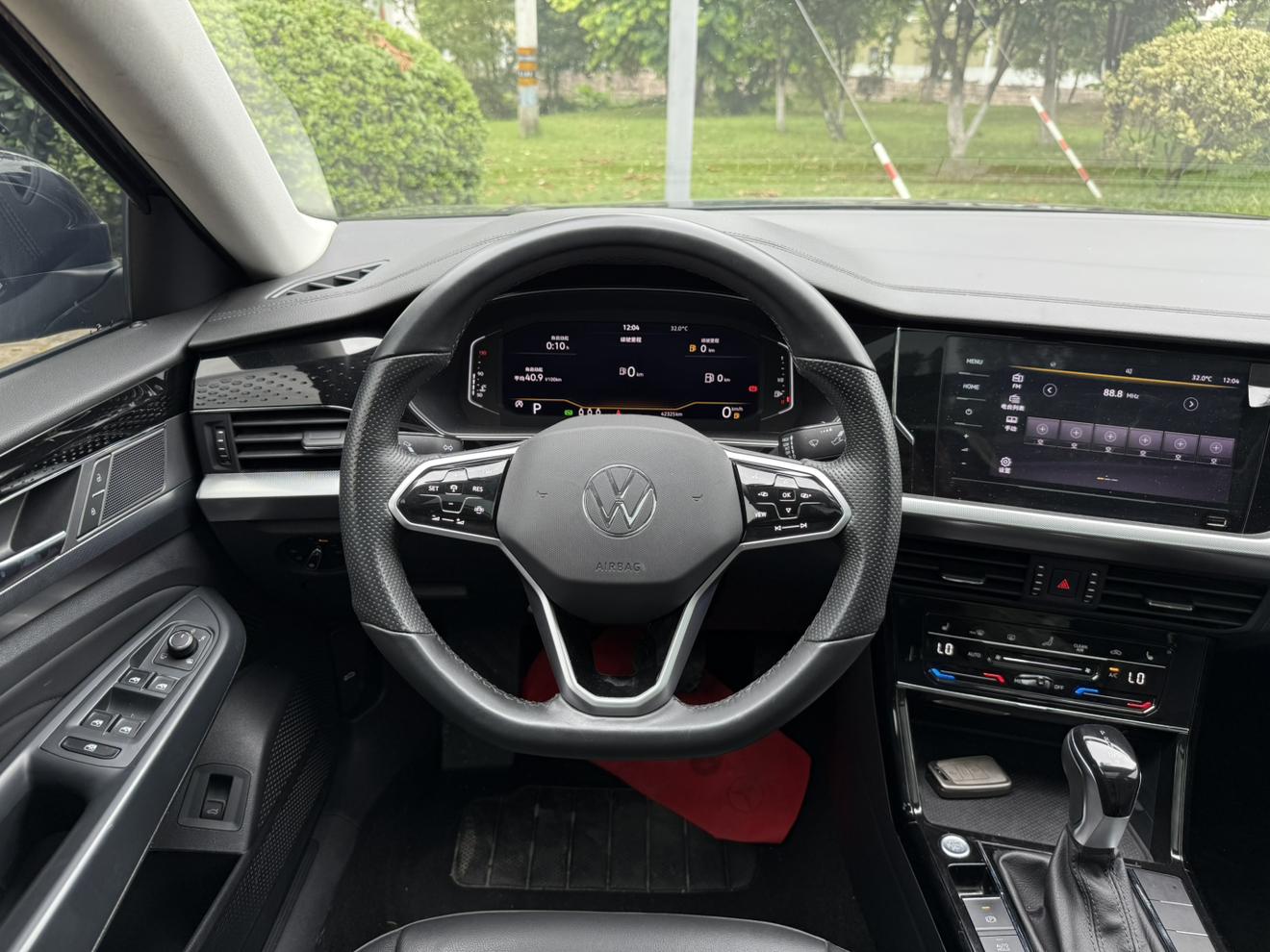 Volkswagen Passat (North America and China) 2022 thumb 10