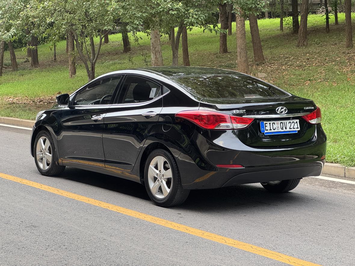 Hyundai Elantra 2012 thumb 3