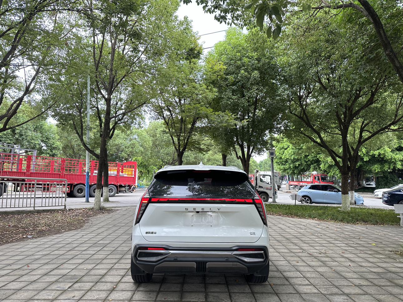 Geely Boyue L 2023 thumb 4