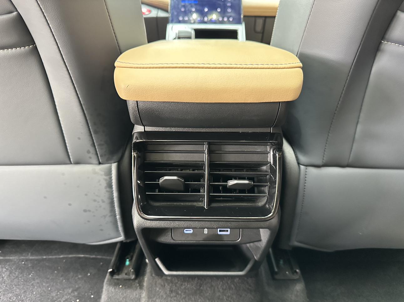 Geely Boyue L 2023 thumb 9