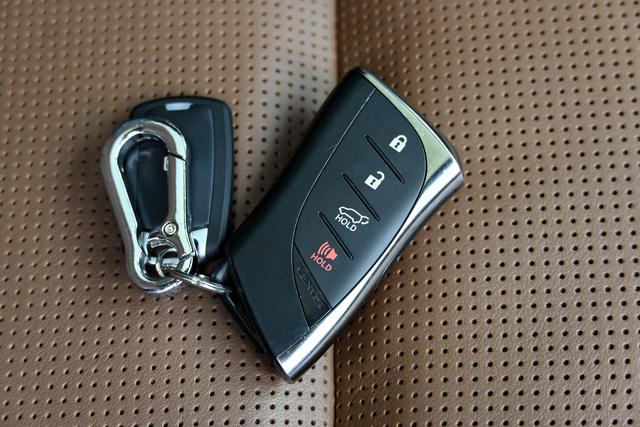 Lexus GX 2025 thumb 9