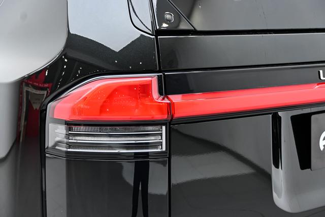 Lexus GX 2025 thumb 11
