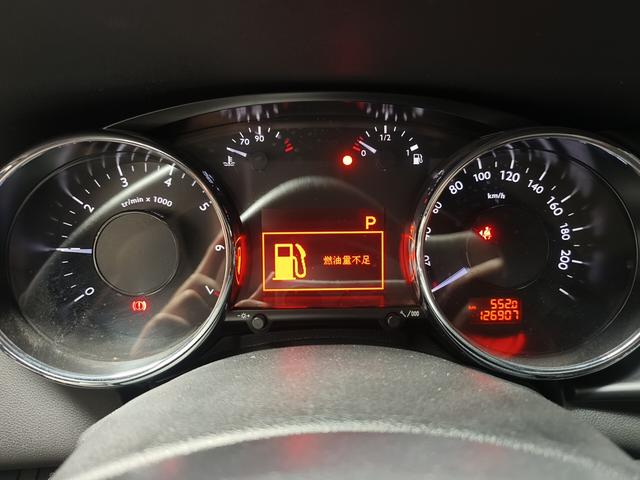 Peugeot 3008 2016 thumb 5