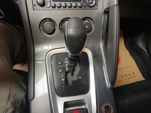 Peugeot 3008 2016 thumb 7